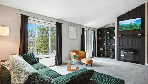 Stylish 2BR Loft Near ISU Hospitals & Downtown - Foto 2