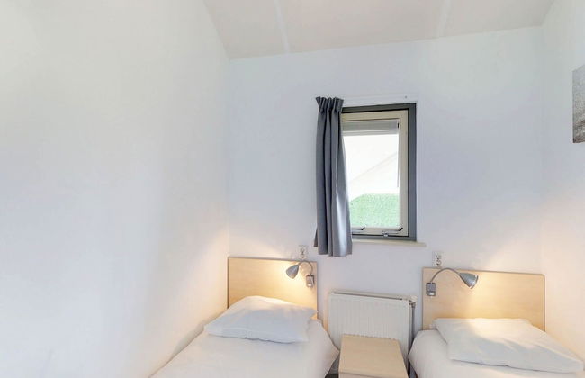 Family Friendly Villa near Center of Kortgene - Photo 2