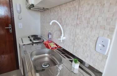 Kitnet303 centro, c linda vista janela, tv smart - Foto 17