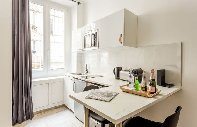 Reva Suites - Photo 10