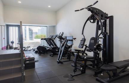 Soft Modern Flat With Pool & Gym by LovelyStay - Photo 49