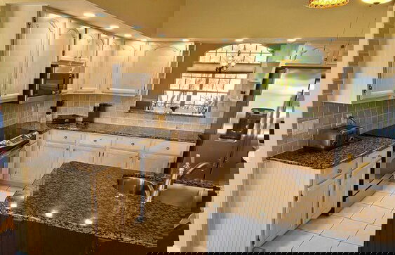 Broadmoor House 3BR 2BA w Heated Pool Sleeps 6 - Foto 10