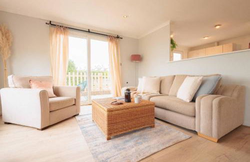 Sunset Lodge, River View & Log Burner - Foto 1