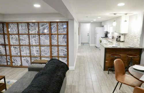 Federalist Style Rowhouse sleeps 4 with parking - Foto 8