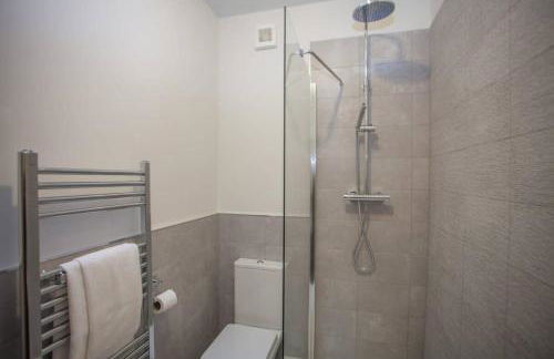 Stylish 2-Bed Apartment Near Glasgow Green - Foto 23