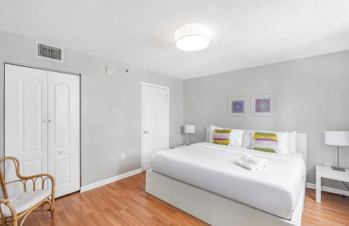 Fantastic 2BR Condo on 31st Floor Free Parking - Photo 28