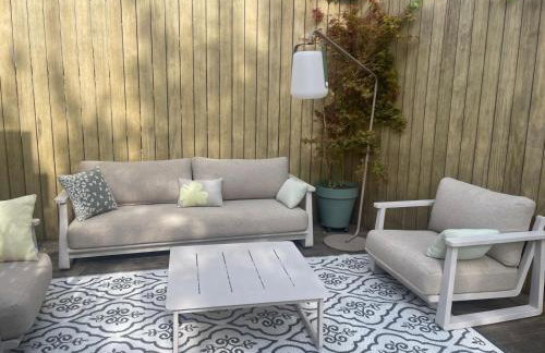 Glass and wood designer villa with garden in centertown - Foto 54