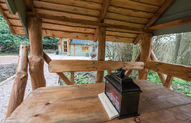1-bed Cabin, 2 Adults, Outdoor Bath & Wood Burner - Photo 8