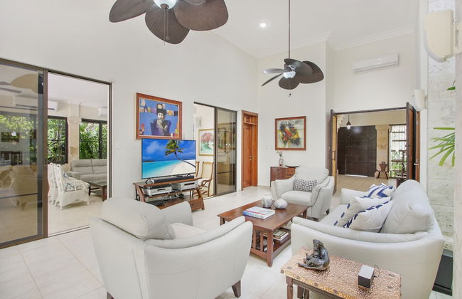 Beautiful Villa Tortuga at Puntacana Resort Club Pool Garden Golf Cart Maid - Photo 8