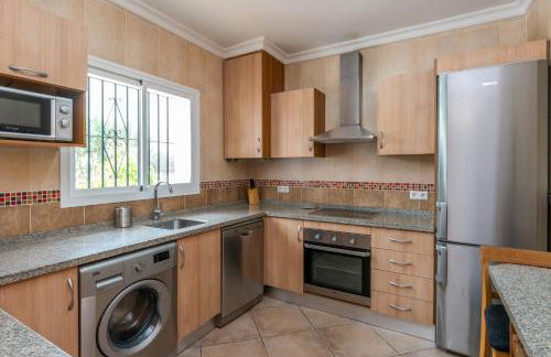 VILLA BARRANCO Big terrace, private pool & parking - Photo 47