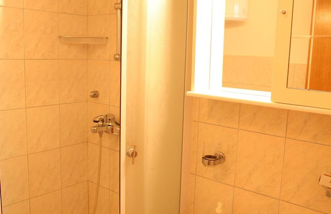 Sea front stone house - Photo 71