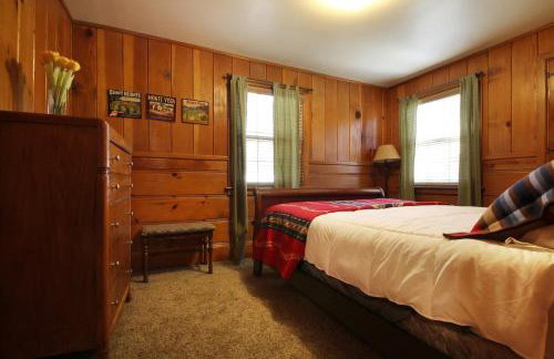 Ahwahnee-be Vintage Cabin - Walk to town! - Foto 5