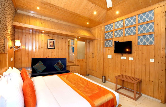 OYO 12170 Home Rustic Villa Kasauli - Photo 6