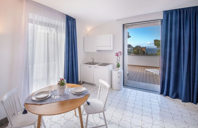 Luxury Villa with Penthouse, Pools and Sea View - Photo 46