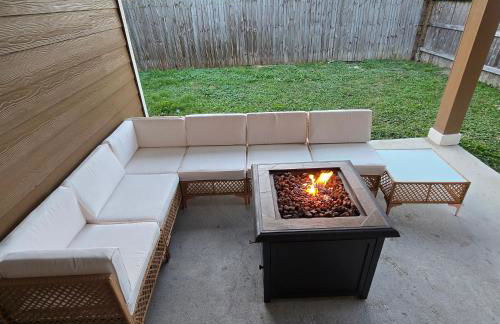 Modern Spacious Home Near the medical center, NRG, Downtown and UHD - Photo 14