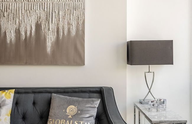 Charming Yorkville Condos - Photo 32