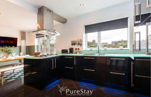 Stunning Bishop Auckland House with 5-bedrooms & 8 Beds Sleeps 12 with Free Parking by PureStay - Foto 9
