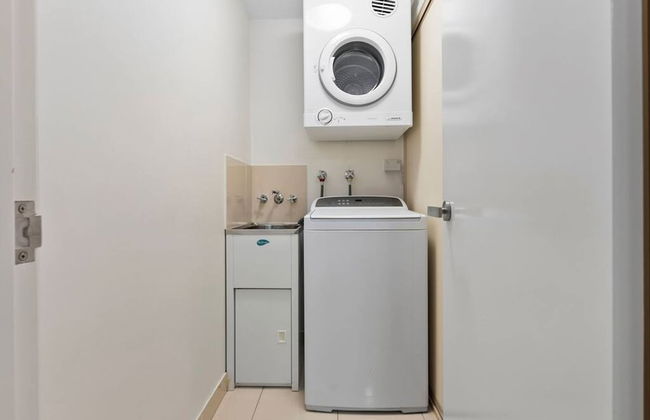 Poolside Paradise Cairns - 9 Pools BBQ Gym - Foto 11