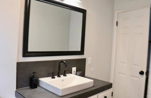 Modern La Cresta - Photo 22