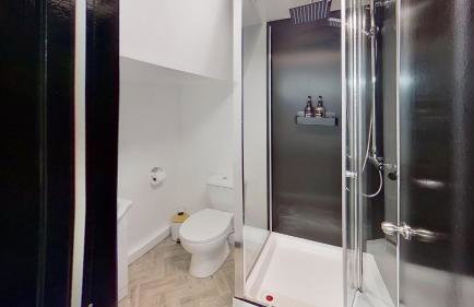 Stylish Modern Studio Near MediaCityUK & Manchester Centre - Free Parking - Sleeps 2 Enjoy - Foto 1