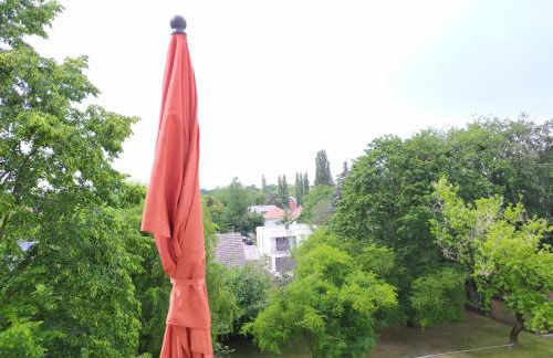 Helles Apartment mit Balkon am Großen Garten nahe Stadtzentrum - Foto 29