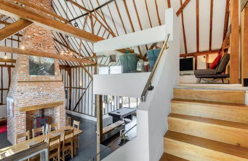 Liston Hall Barn - Photo 22