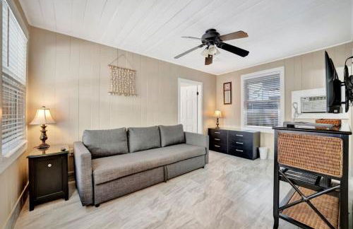 Stones Throw Beachside Bungalow #1 ON THE BEACH - Foto 21