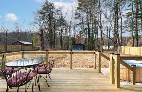 New Paltz Zen Wellness Cabin w/ Hot Tub - Foto 17