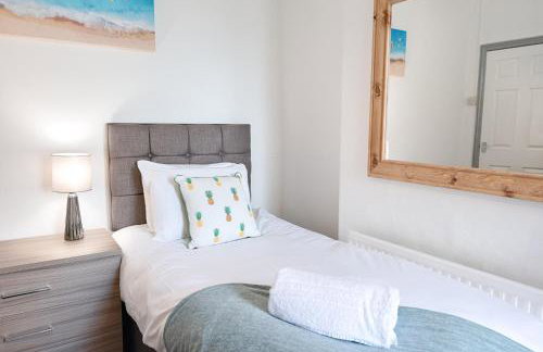 4 Bed - Parking - Near M4 - Ideal for Groups - Foto 10