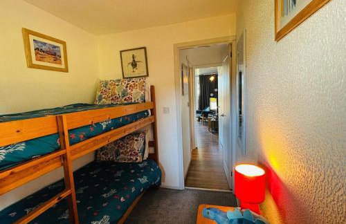 Kingsdowns Top Family Chalet, stunning and cosy interiors, indoor heated pool, mini golf, tennis court, BBQ and beach! - Foto 12