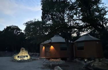 Ophelia Luxury Yurt-Cabin - Canyon Lake - Hot Tub - Foto 17