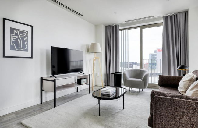 Remarkable 2bed Apartment in London - Photo 14