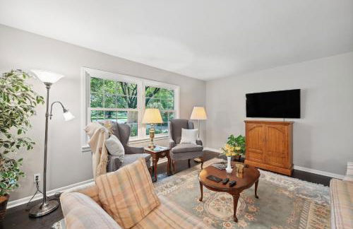 Greensboro Golf Getaway - 9 Mi to Downtown! - Foto 6