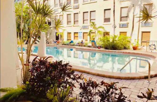 Romantic Studio in the Heart of Palm Beach - Photo 22