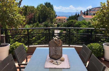 Nireon Apartment - Photo 2