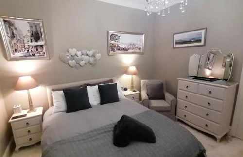 Warwick Square - Photo 7