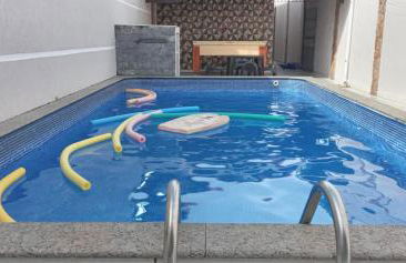 "Lindíssima Casa Pé na Areia com Opção da Piscina Aquecida Cobrado a Parte, Sala de Jantar, 3 Amplos Quartos, Sendo1Suíte, Amplo Espaço de Lazer com Área Gourmet em Deck Coberto com Churrasqueira e Mesa de Bilhar Frente a Piscina, Super Pertinho da Praia" - Photo 7