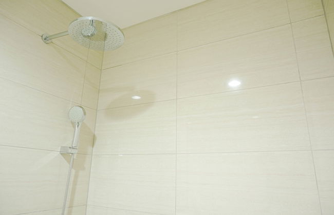 Cozy and Wonderful 1BR Ciputra International Apartment - Foto 14