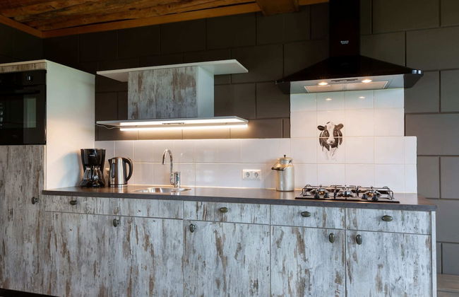 Apartment in Netherlands With Scenic Meadows - Photo 2