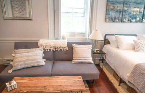 1742 Marblehead Studio|Minutes to Salem|Parking - Foto 10