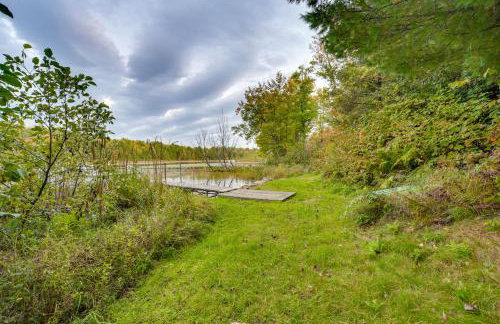 Waterfront Webster Cabin with Dock on Warner Lake! - Foto 34