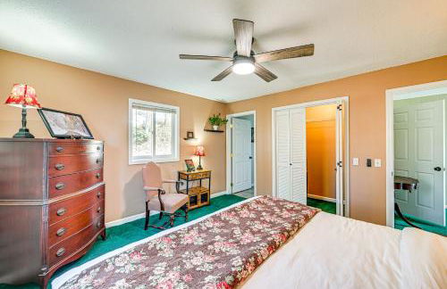 Lakefront Cabin Retreat with Dock in Robbinsville! - Foto 23