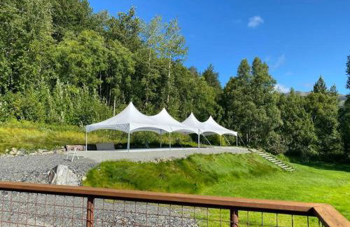 Turnagain View Lodge and Wedding Venue - Photo 44