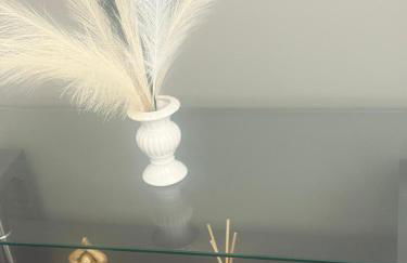 2 Beds Mint drive With Secure car Or Van Park w WiFi-Netflix No Deposit Required - Foto 11