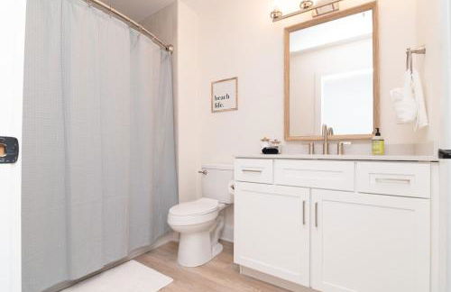 NEW 3BR-3BA Beach Block with Parking - Photo 21