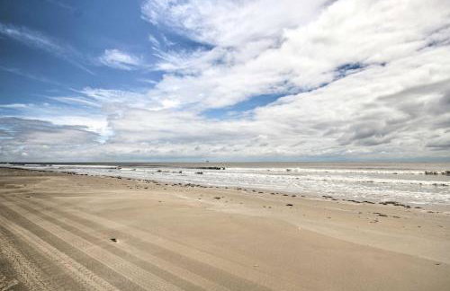 Ocean View and Grill Crystal Beach Bungalow! - Foto 36