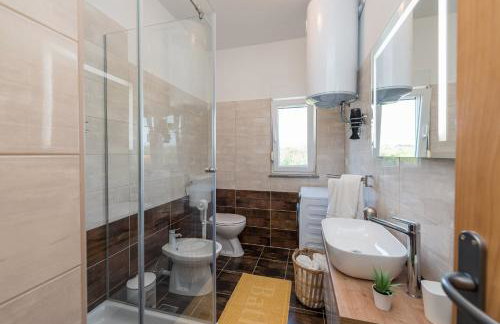 Villa Petra s bazenom, roštiljem i parkingom - Foto 33