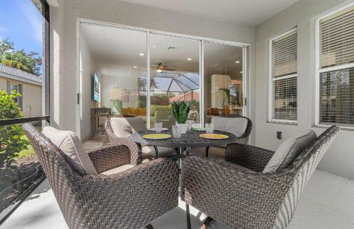 Relax, Play & Unwind in Paradise! Poolside Fun & Resort Vibes - Villa Sail Away - Foto 8