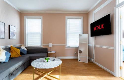 City Outside Serenity Inside: 2B1B NYC - 40 Min - Photo 11