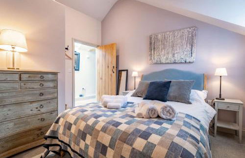 Knyvetts sleeps 6, 3 double beds, pretty garden - Foto 23